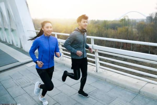 吸引新生的体育培训学员招新文案(图1)